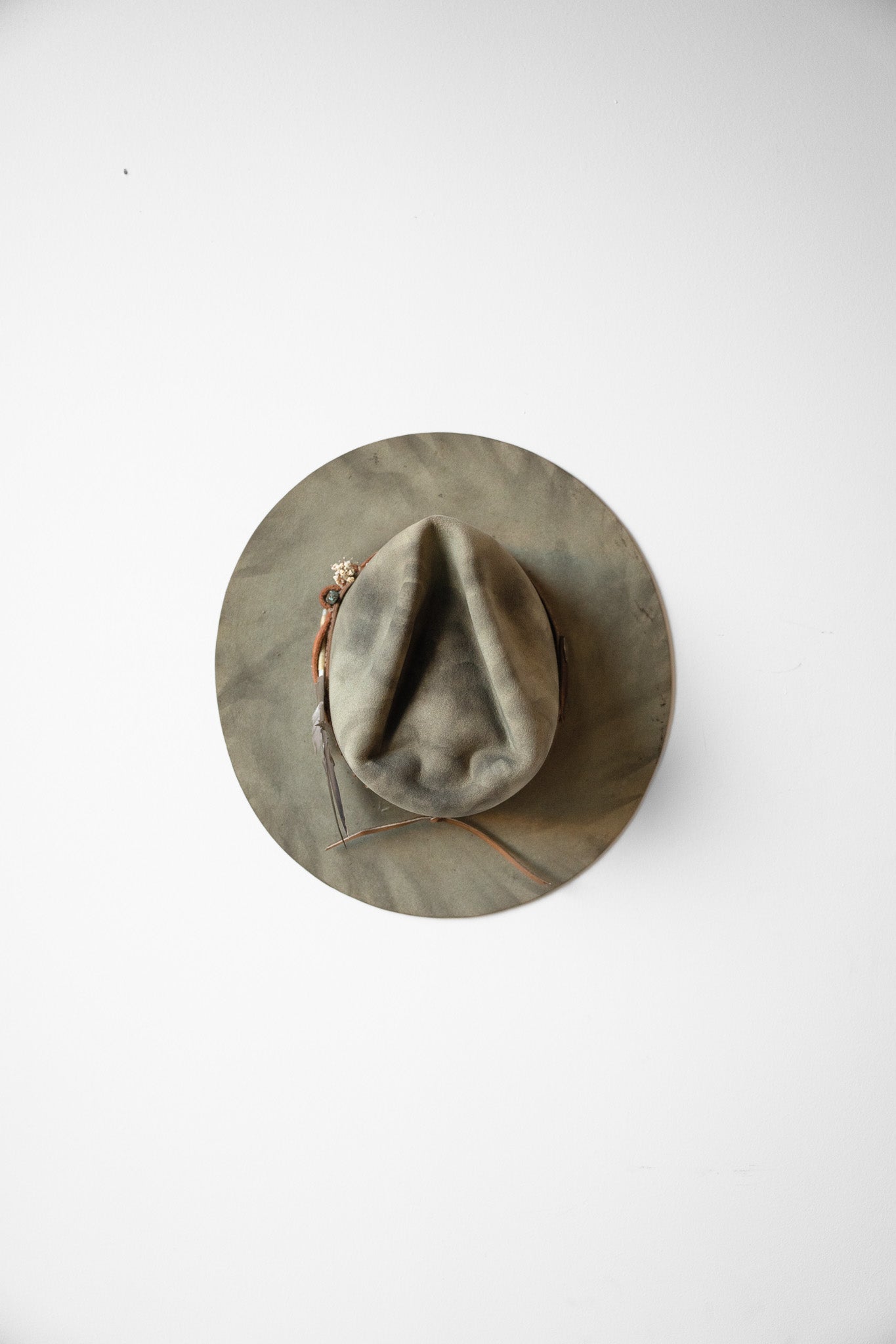 The Minimalist Hat 1702