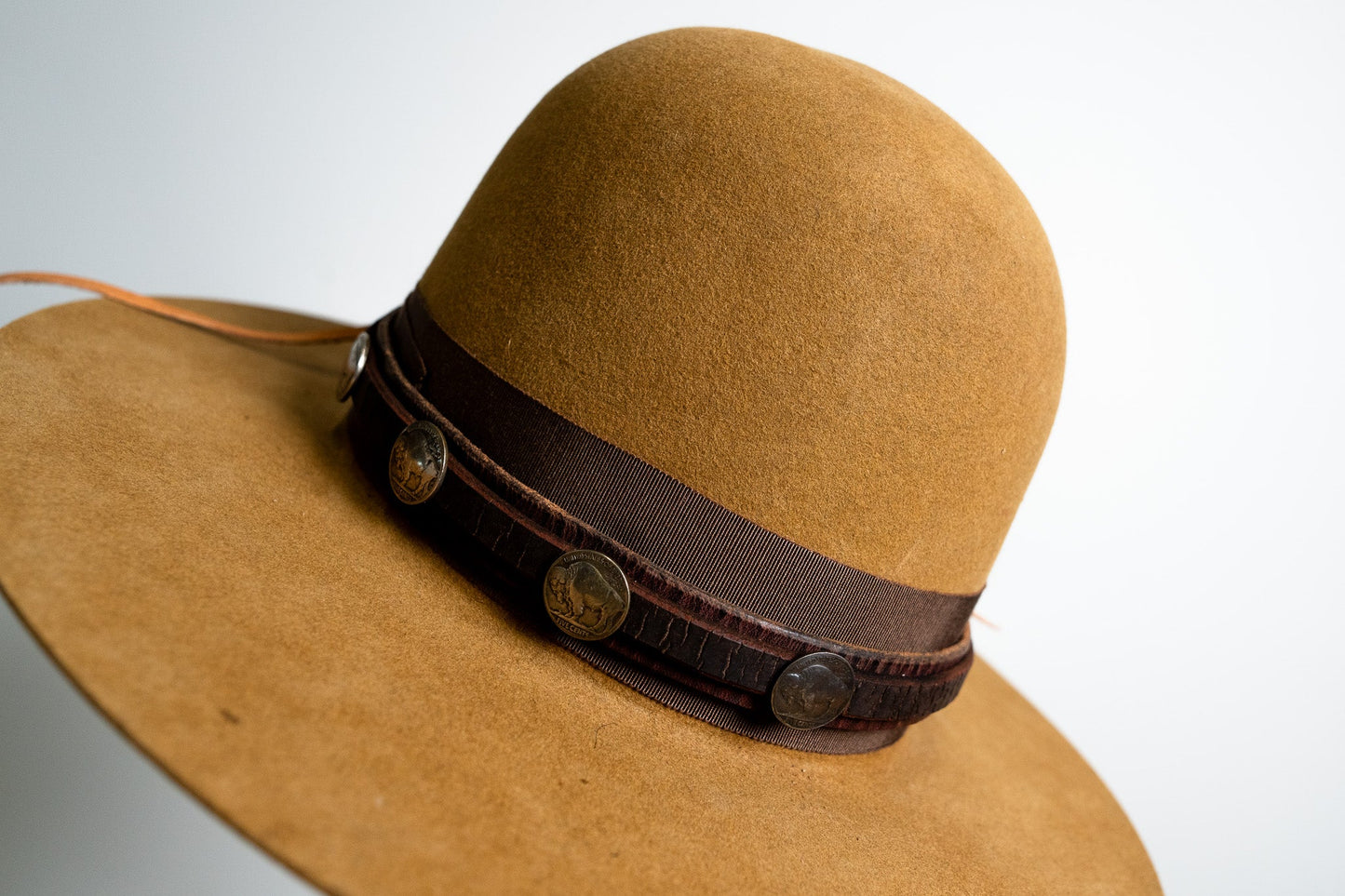 The Minimalist Hat 1712