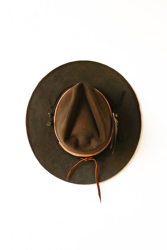 Hat 1543